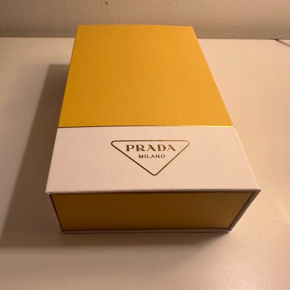 🆕💛 PRADA Yellow empty box - Picture 2 of 8